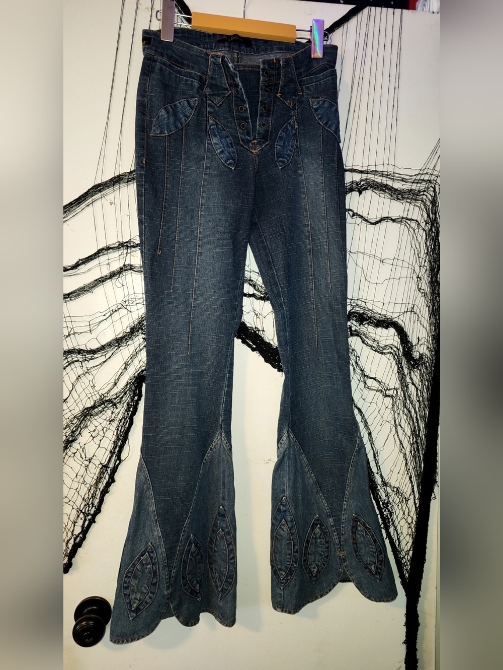 ✨️Vintage Seduction Embroidered Flared Deep Blue Stretch Jeans✨️🦋